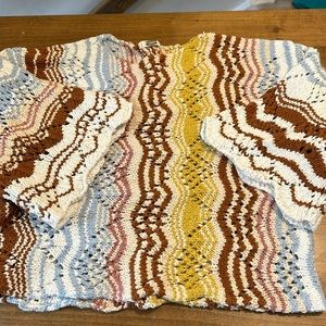 Gimmicks 3/4 sleeve spring sweater- size L